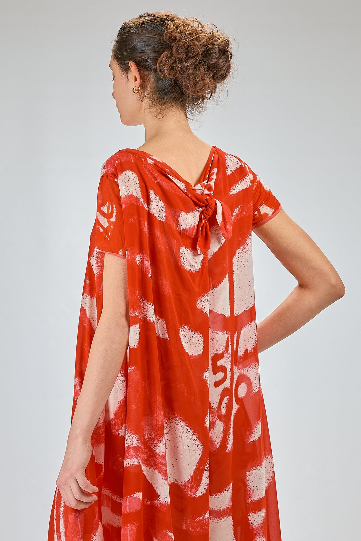 http://localhost:8180/imgBeestore/31795-1.jpg