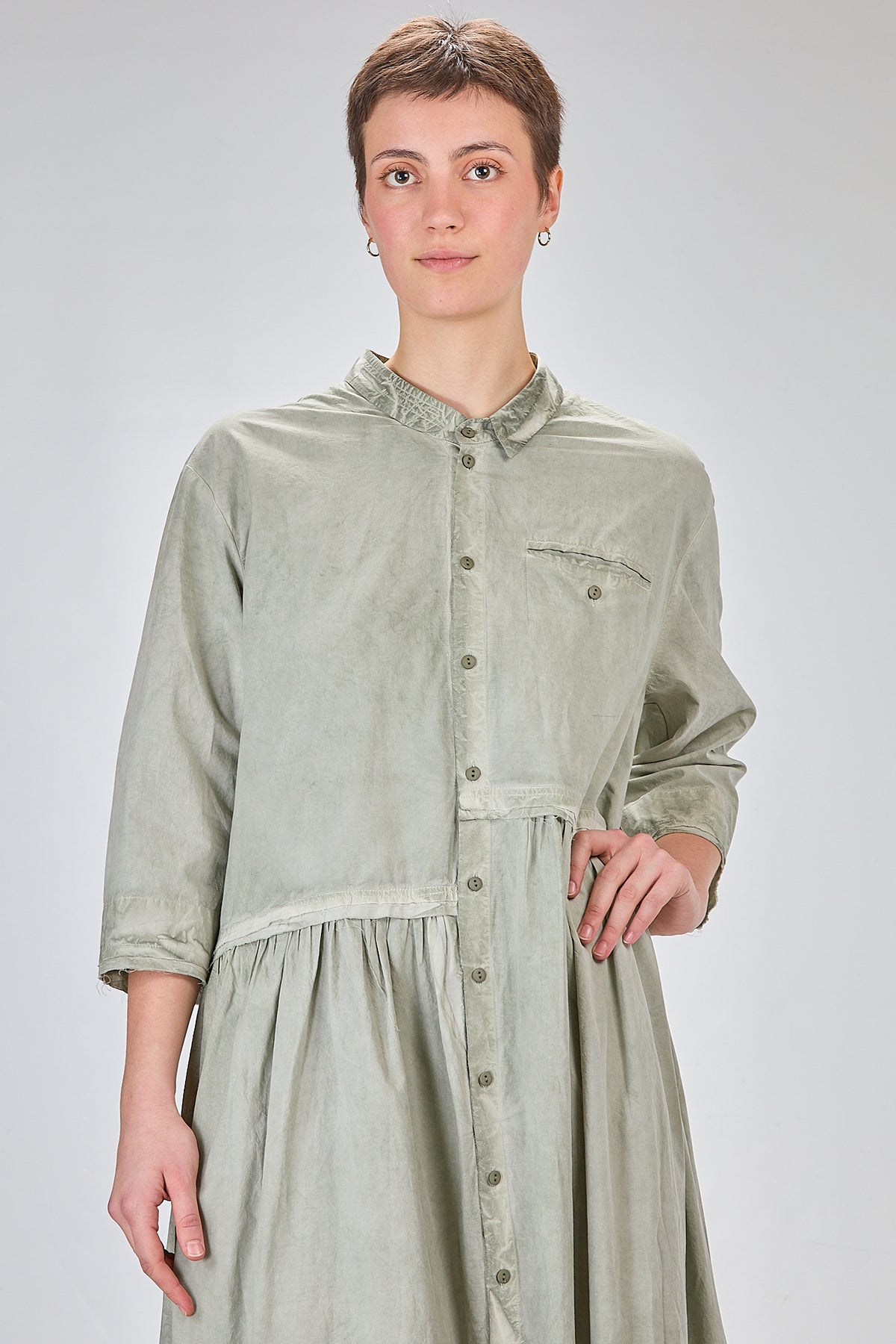 http://localhost:8180/imgBeestore/31817-1 A.jpg