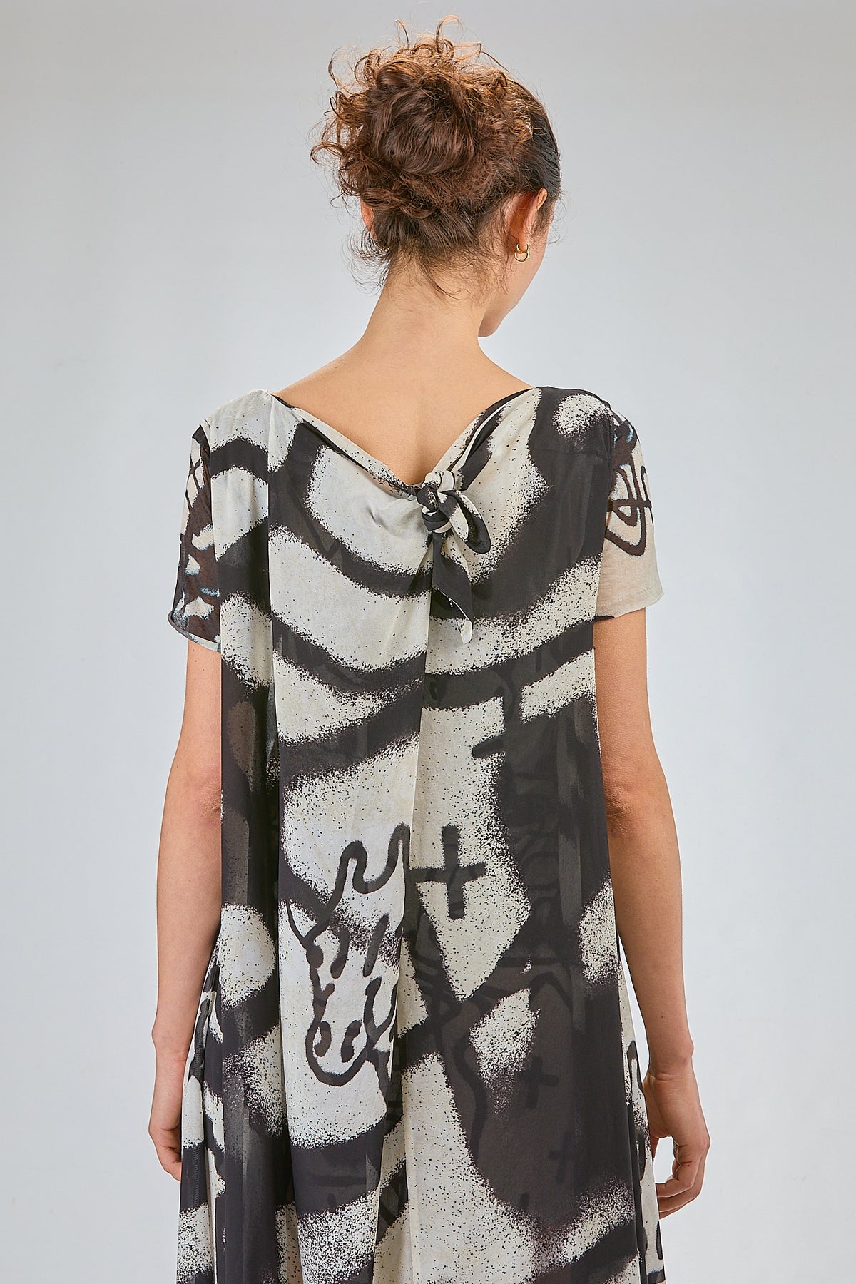 http://localhost:8180/imgBeestore/31794-1 A.jpg