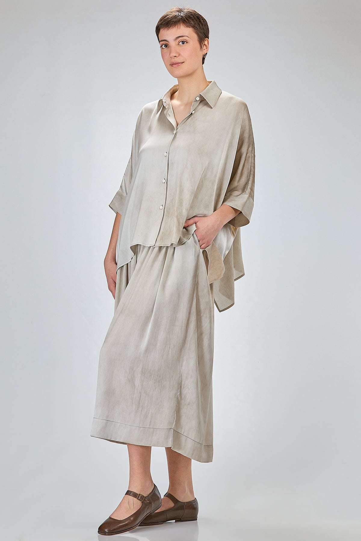 http://localhost:8180/imgBeestore/31841-1 A.jpg