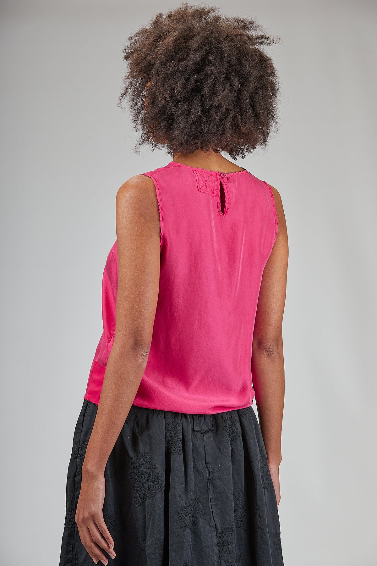 Ivo Milan Radical Fashion - top - AEQUAMENTE