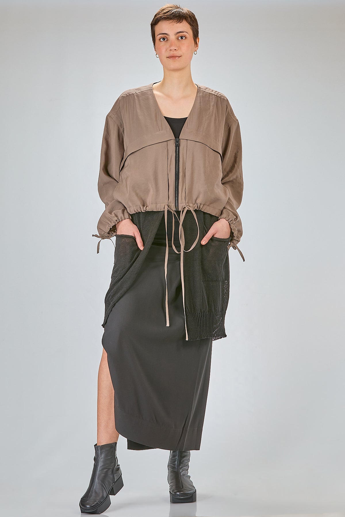 http://localhost:8180/imgBeestore/31586-1 A.jpg