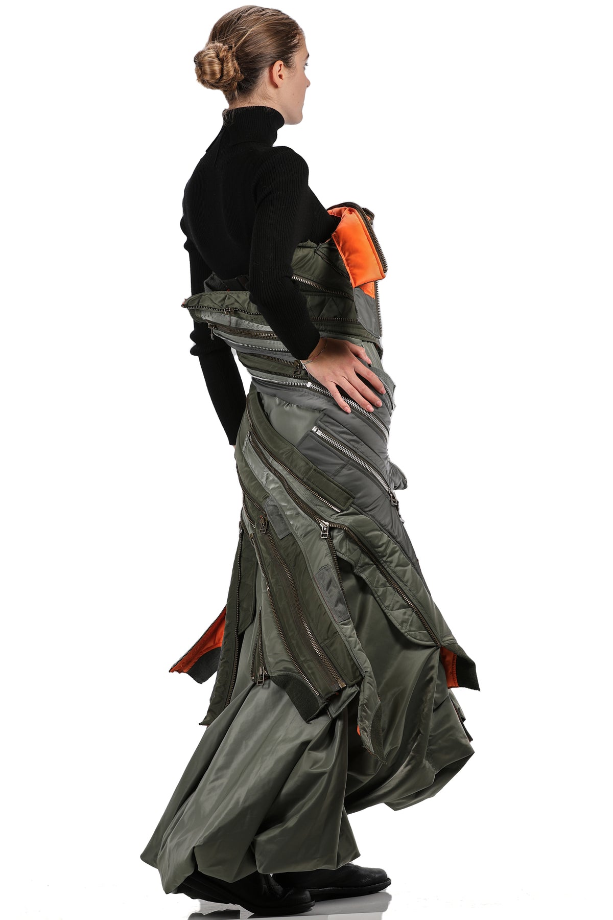 \GESTIONALEimgBeestore29087-1 A IVO MILAN RADICAL FASHION presents JUNYA WATANABE COMME DES GARCONS long green hunting dress made with nylon satin bands joined by zip.jpg