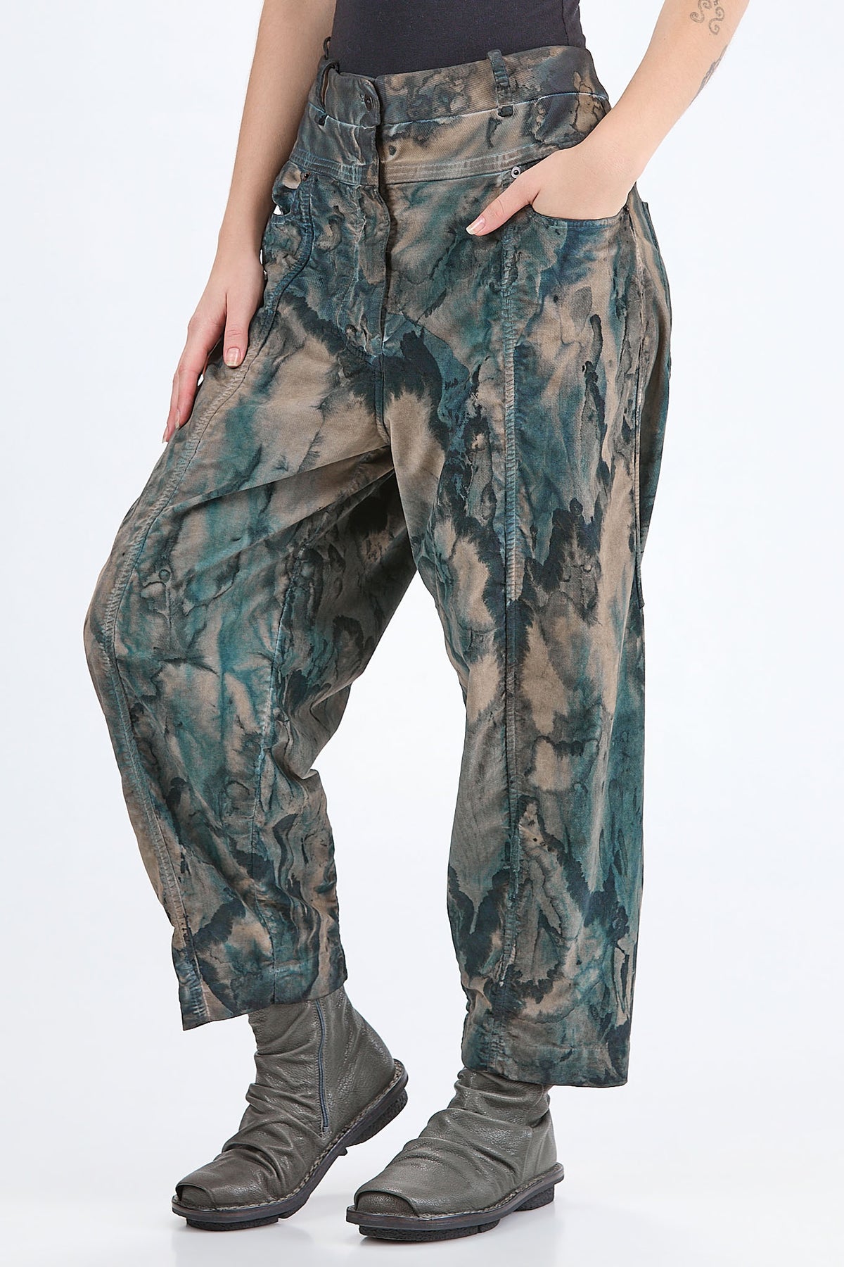 Ivo Milan Radical Fashion - pantaloni - MASNADA