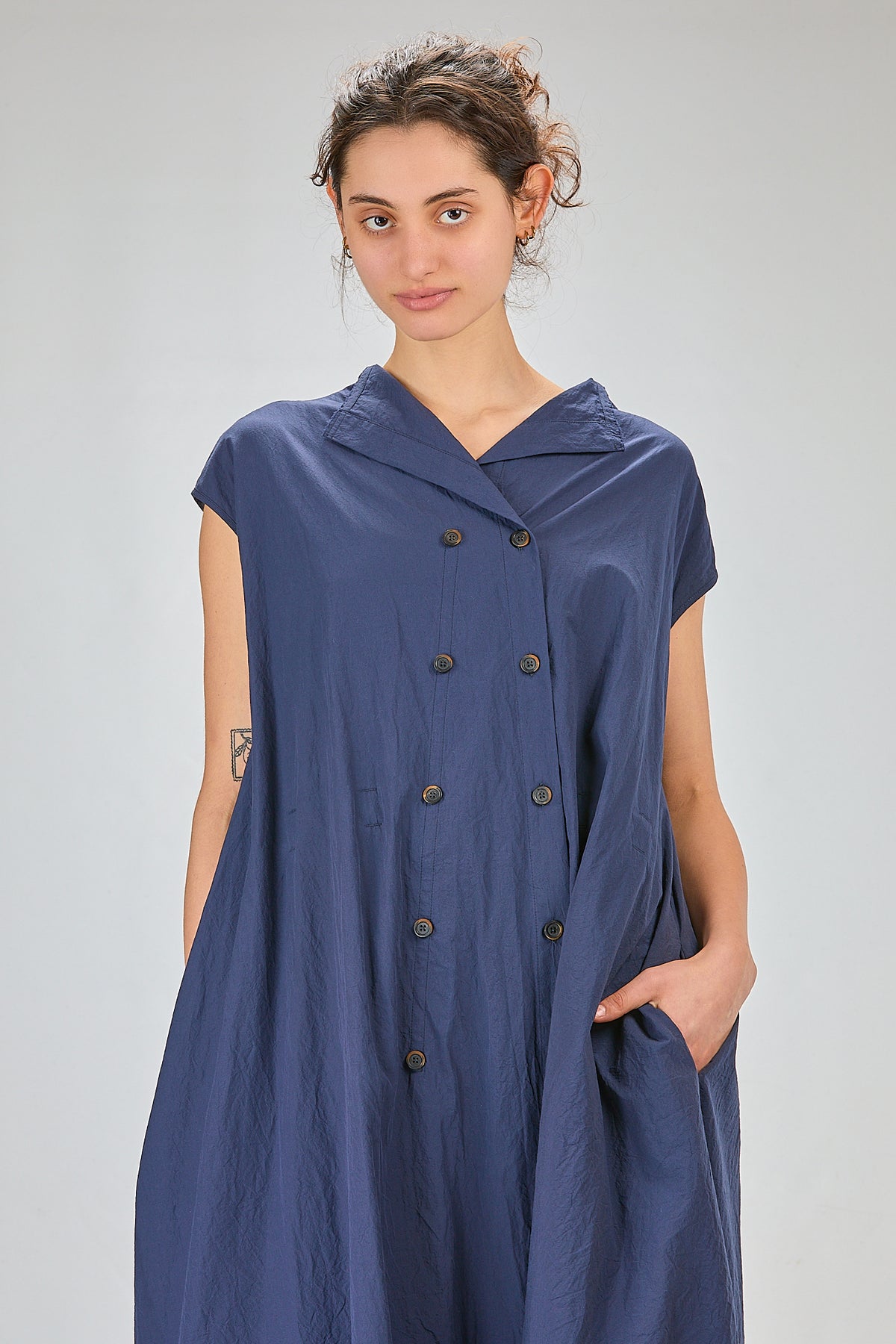 http://localhost:8180/imgBeestore/31692-1 A.jpg
