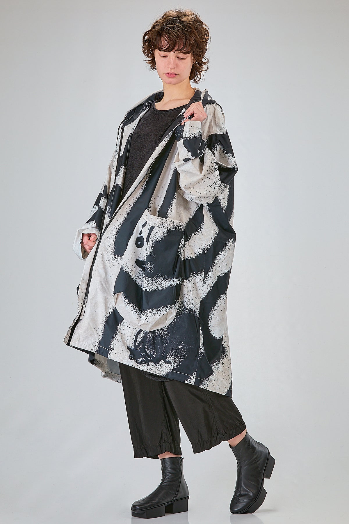 http://localhost:8180/imgBeestore/31782-1 A.jpg