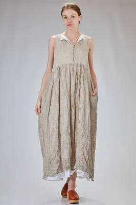 long and wide dress one side in embossed linen gauze and the other in cotton satin  - 195
