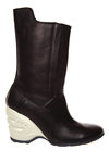 big hig-heeled boot  - 