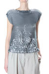 grid pleated top with colored surface print  - 
