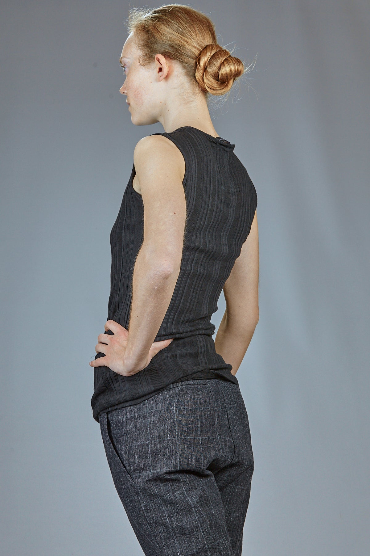 Ivo Milan Radical Fashion - top - AEQUAMENTE