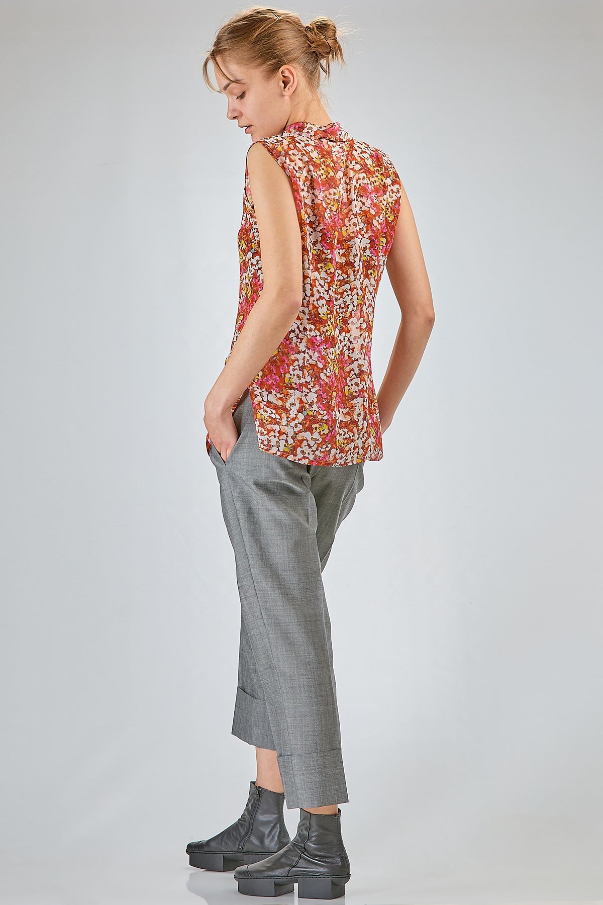 http://localhost:8180/imgBeestore/31717-1 A.jpg
