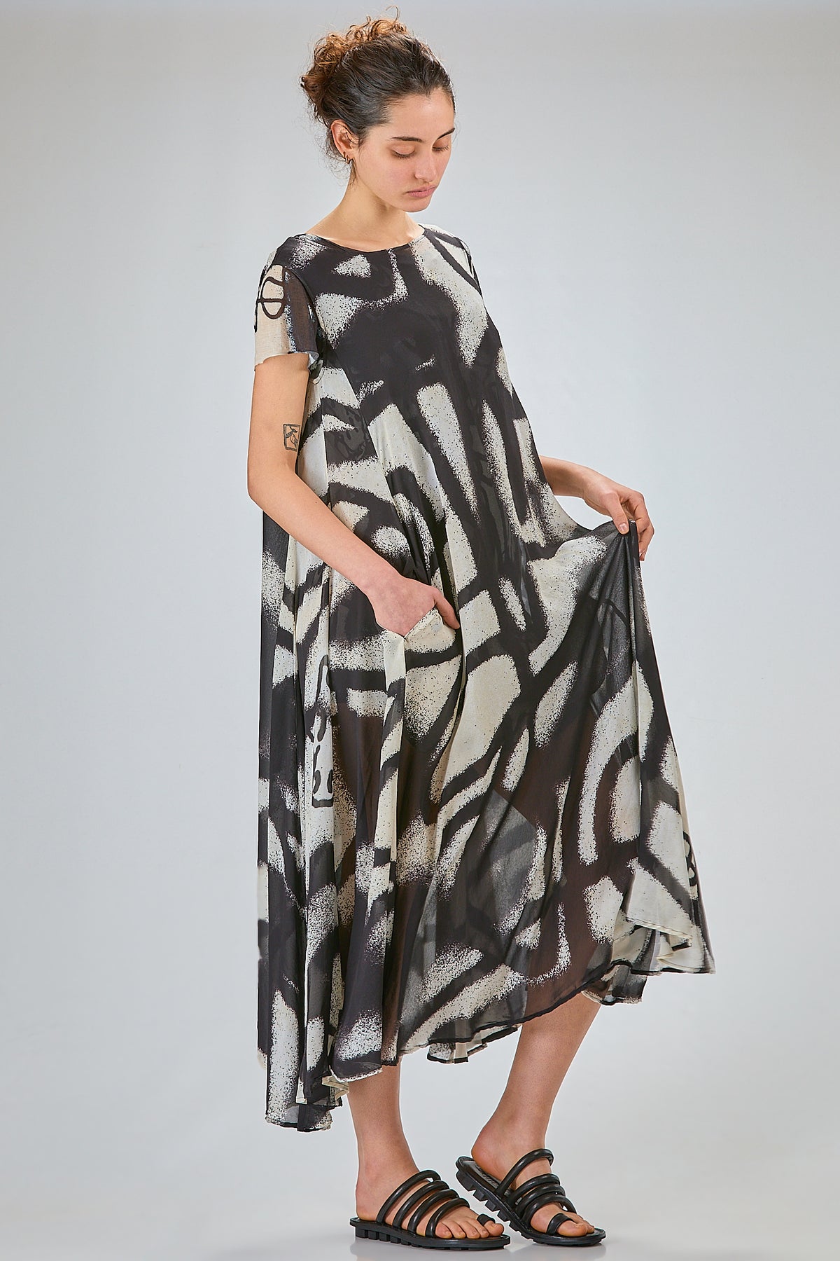 http://localhost:8180/imgBeestore/31794-1 A.jpg