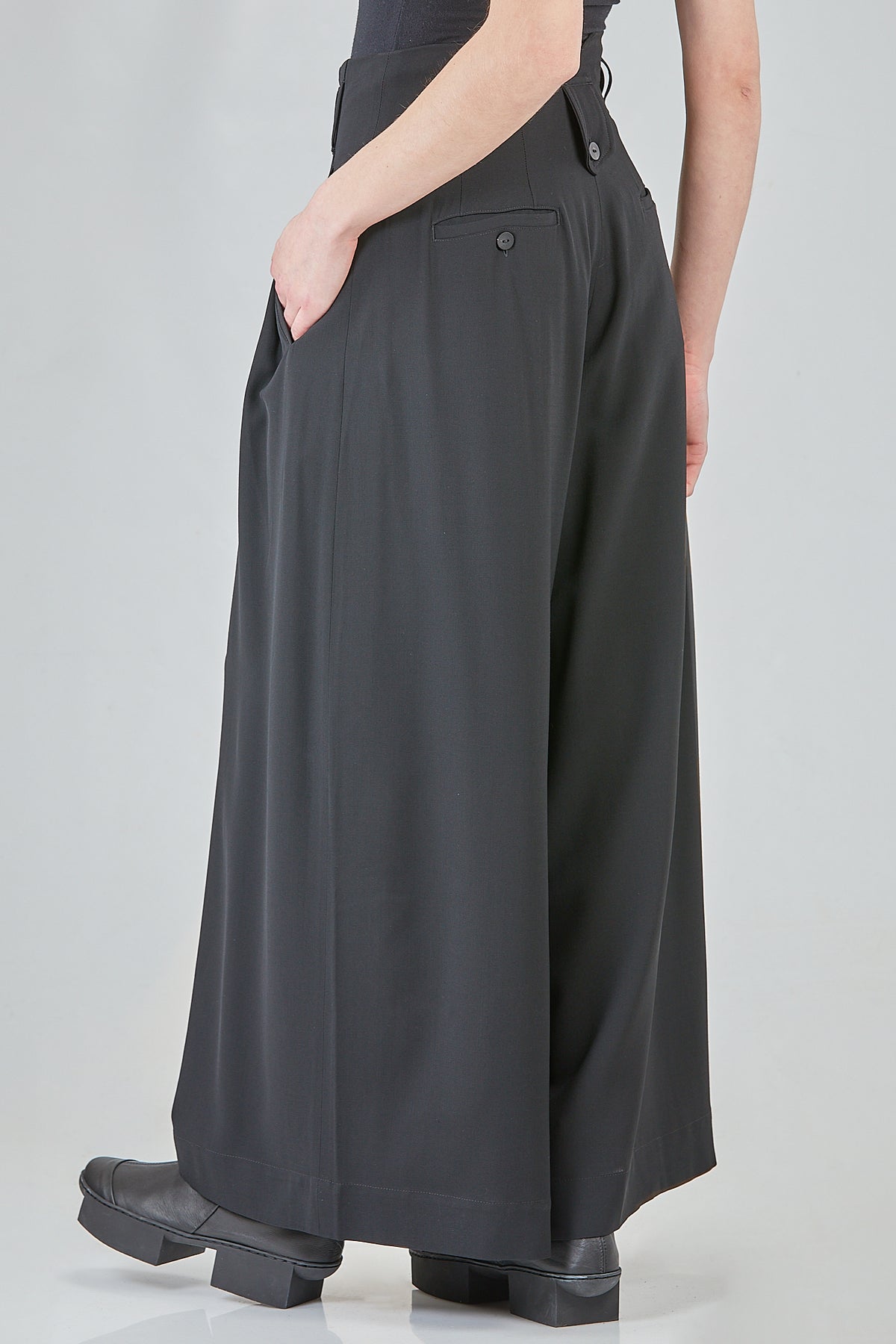 Ivo Milan Radical Fashion - pantaloni - ISABEL BENENATO