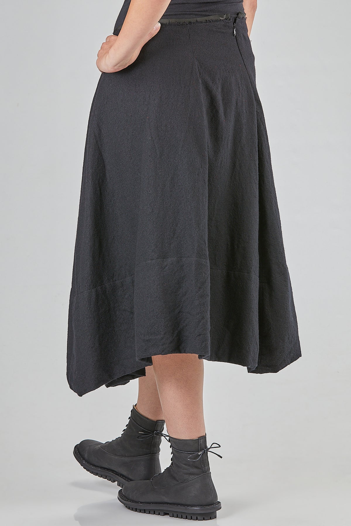 \GESTIONALEimgBeestore31394-1 A MARC LE BIHAN skirt- IVO MILAN RADICAL FASHION.jpg