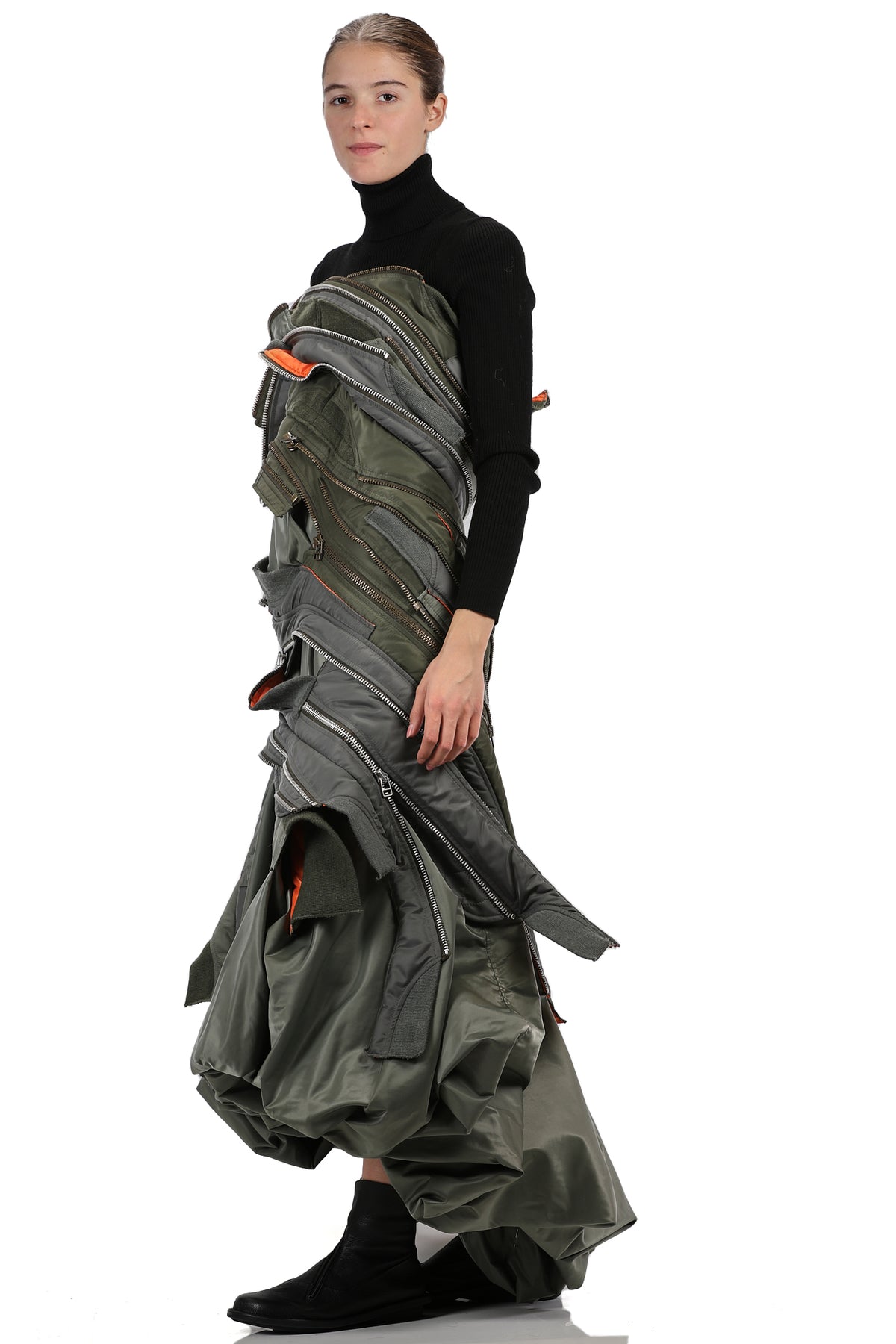 \GESTIONALEimgBeestore29087-1 A IVO MILAN RADICAL FASHION presents JUNYA WATANABE COMME DES GARCONS long green hunting dress made with nylon satin bands joined by zip.jpg