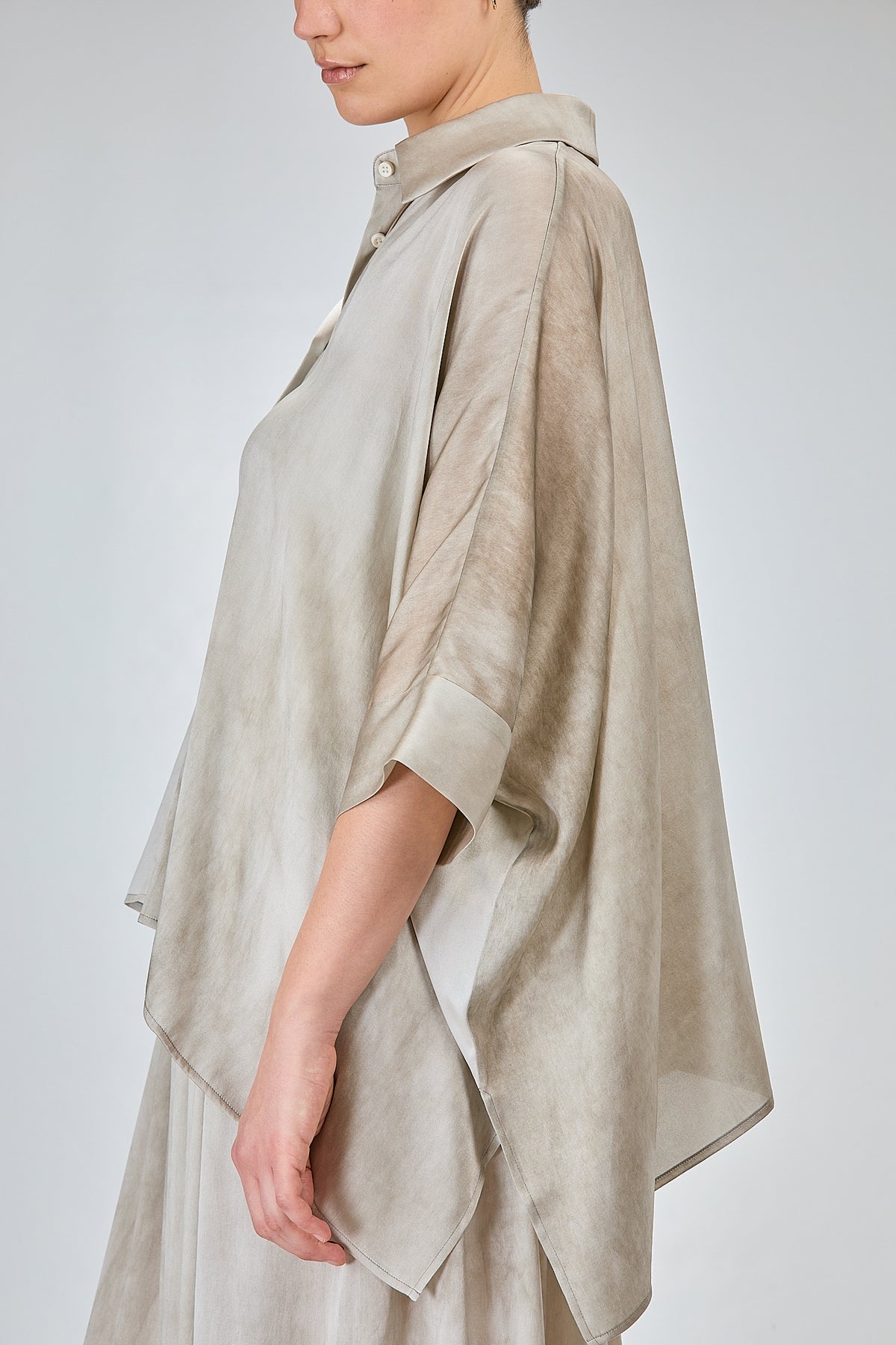 http://localhost:8180/imgBeestore/31841-1 A.jpg