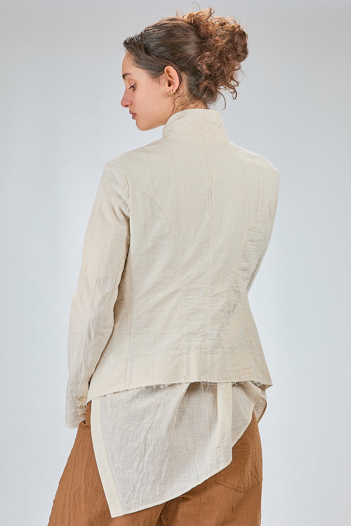 http://localhost:8180/imgBeestore/31698-1 A.jpg
