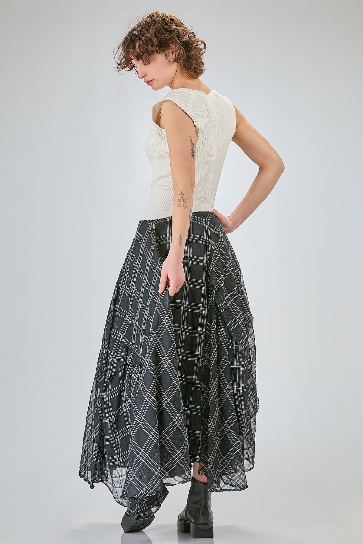 http://localhost:8180/imgBeestore/31757-1 A.jpg