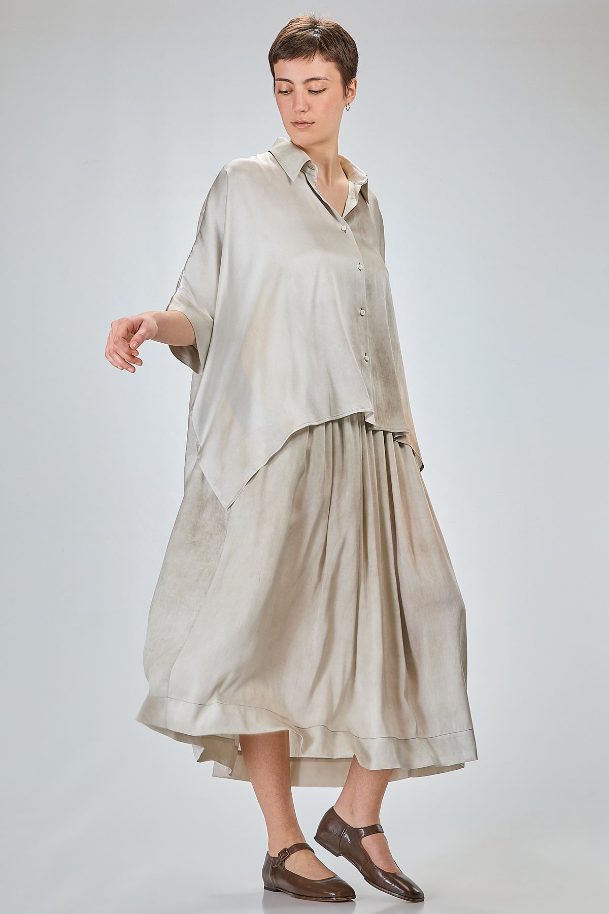http://localhost:8180/imgBeestore/31841-1 A.jpg