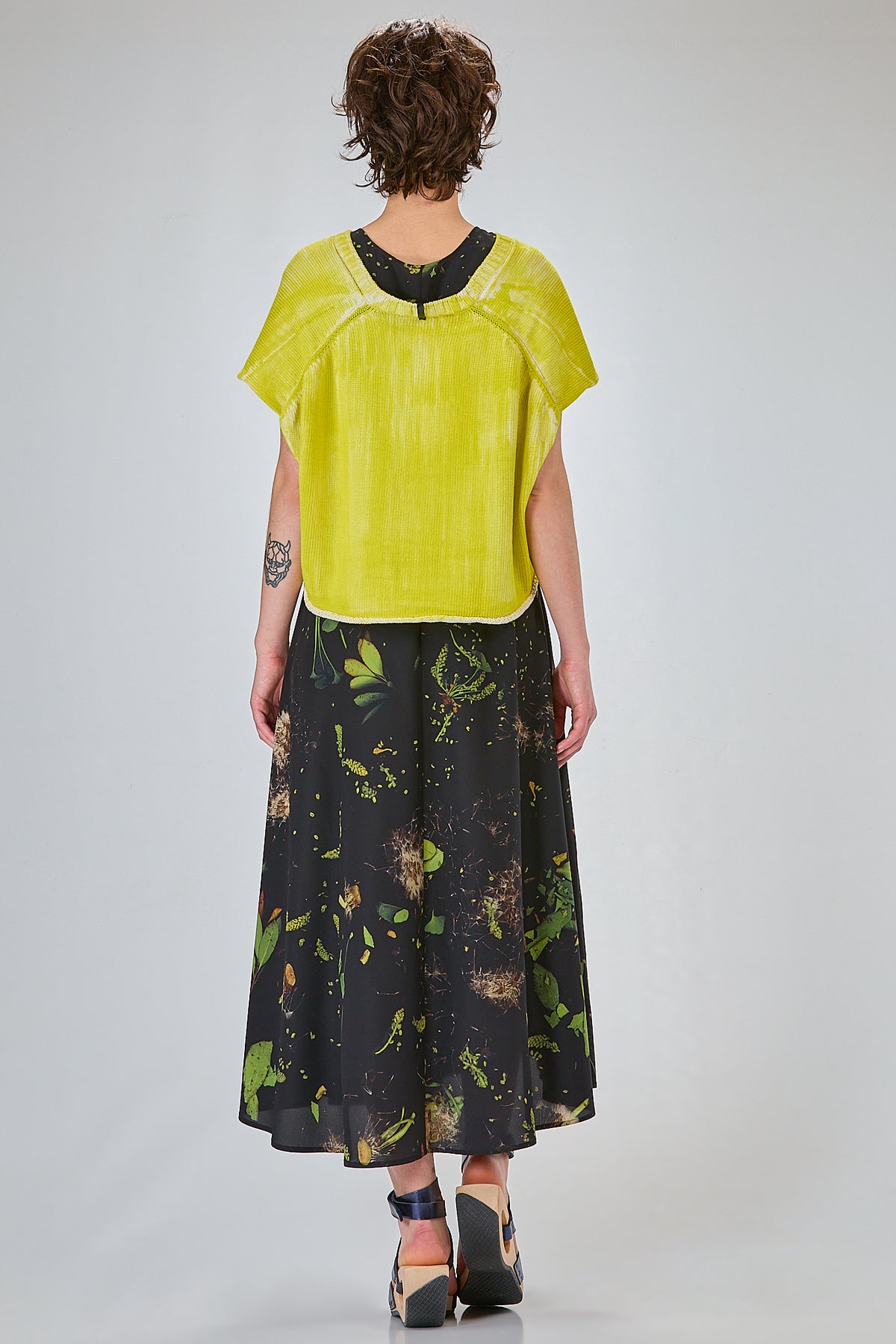 http://localhost:8180/imgBeestore/31816-1 A.jpg