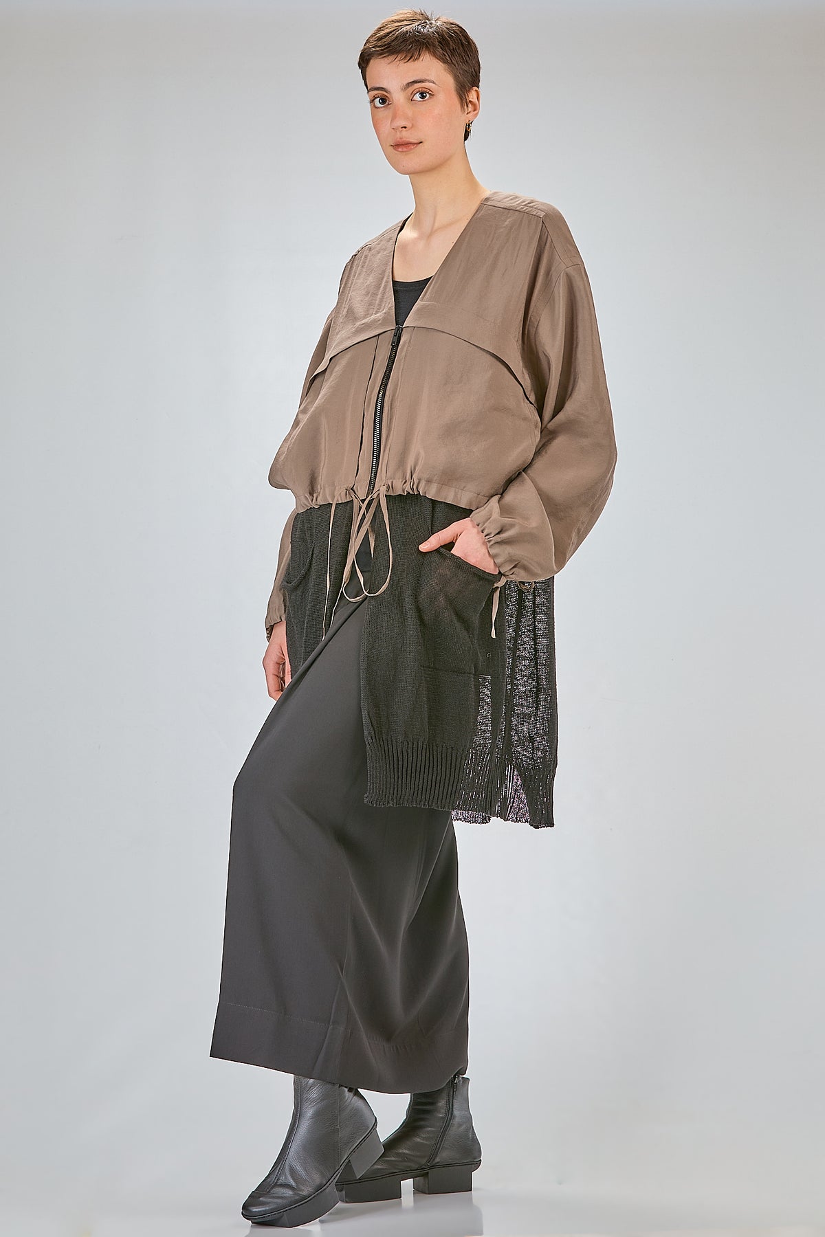 http://localhost:8180/imgBeestore/31586-1 A.jpg