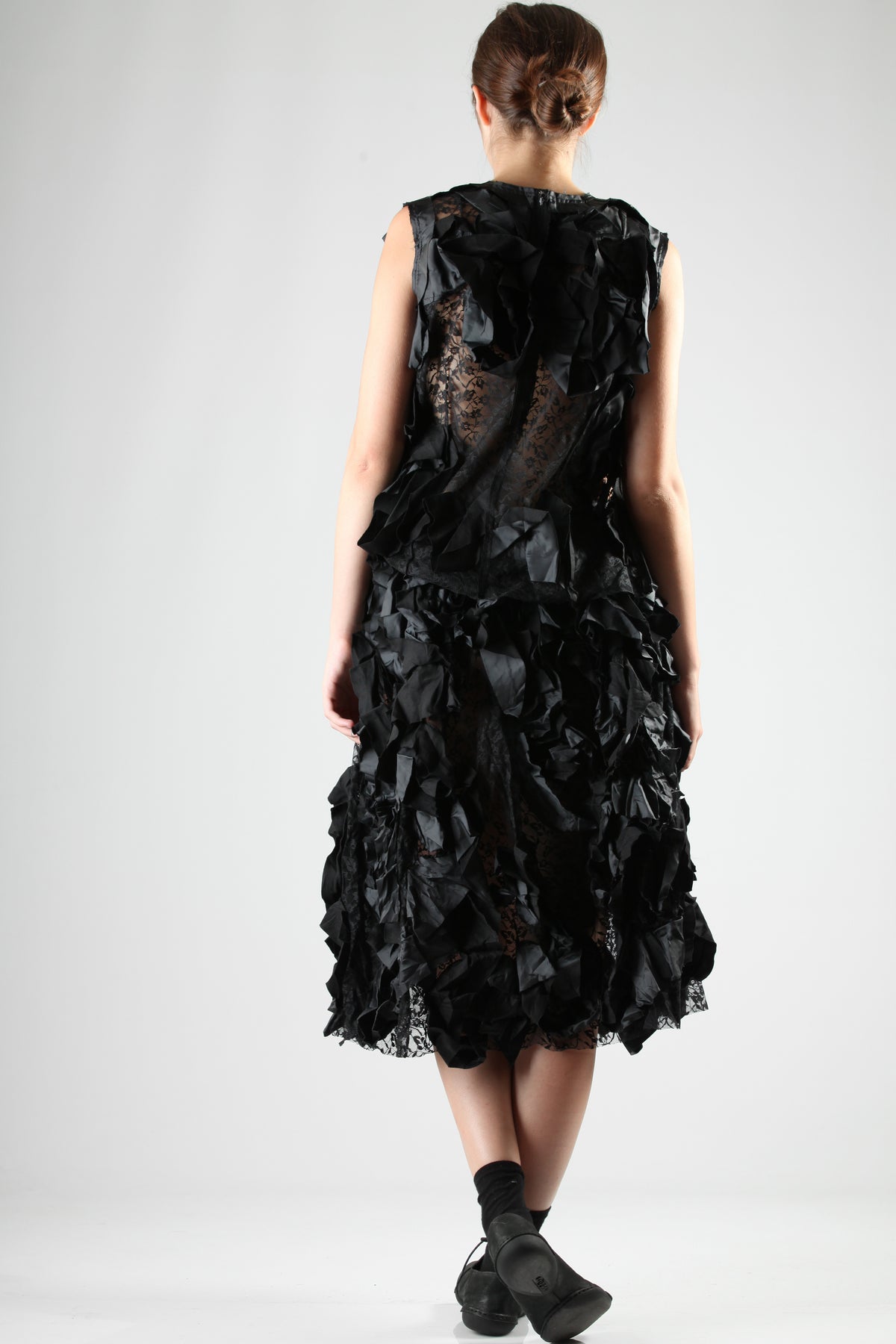 Sleeveless polyester lace top