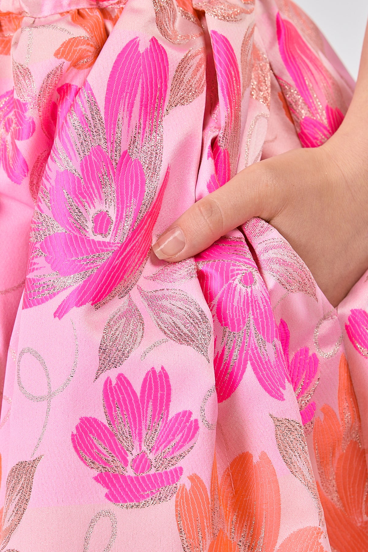 http://localhost:8180/imgBeestore/31735-1 A.jpg