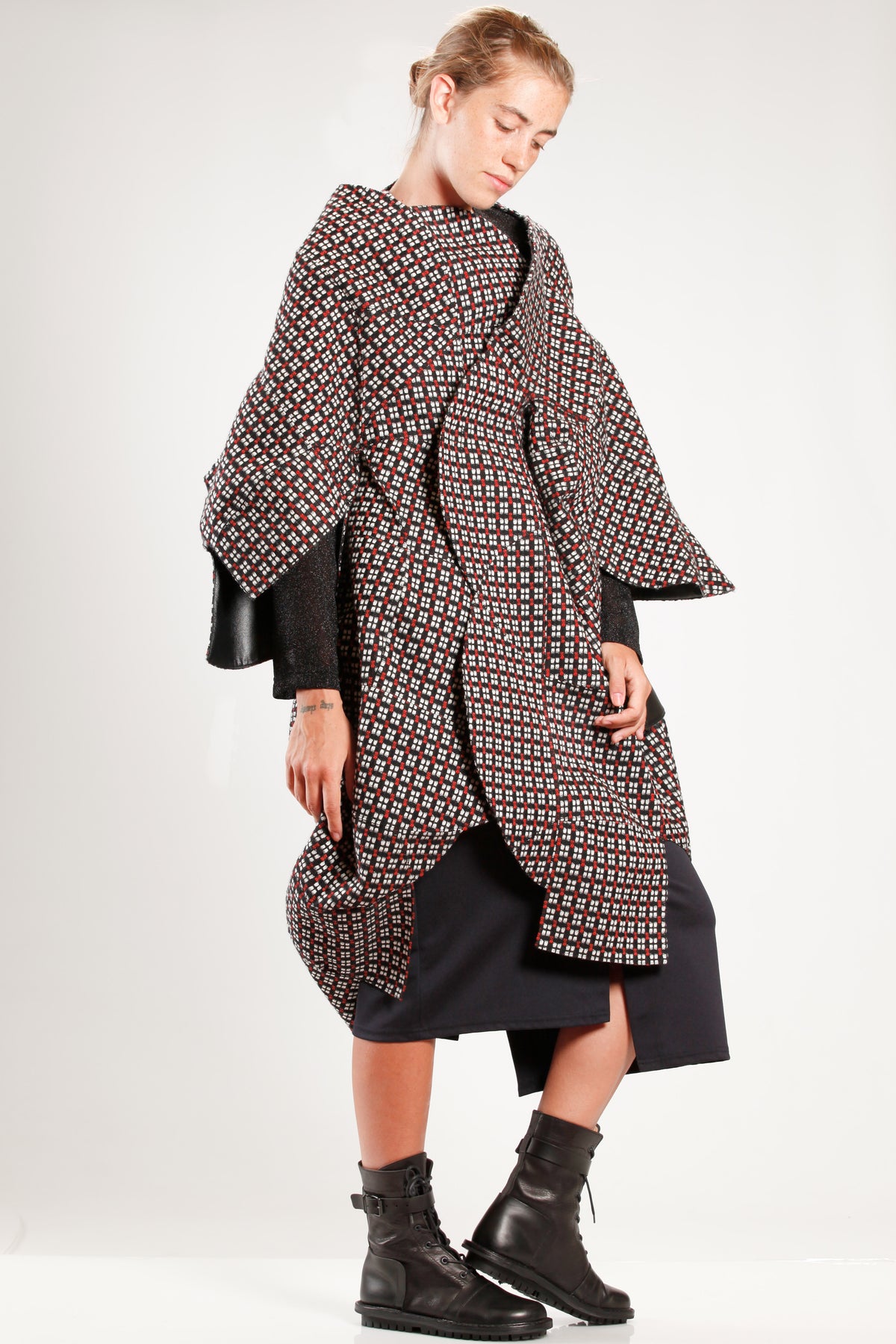 'Sculpture' long cape coat