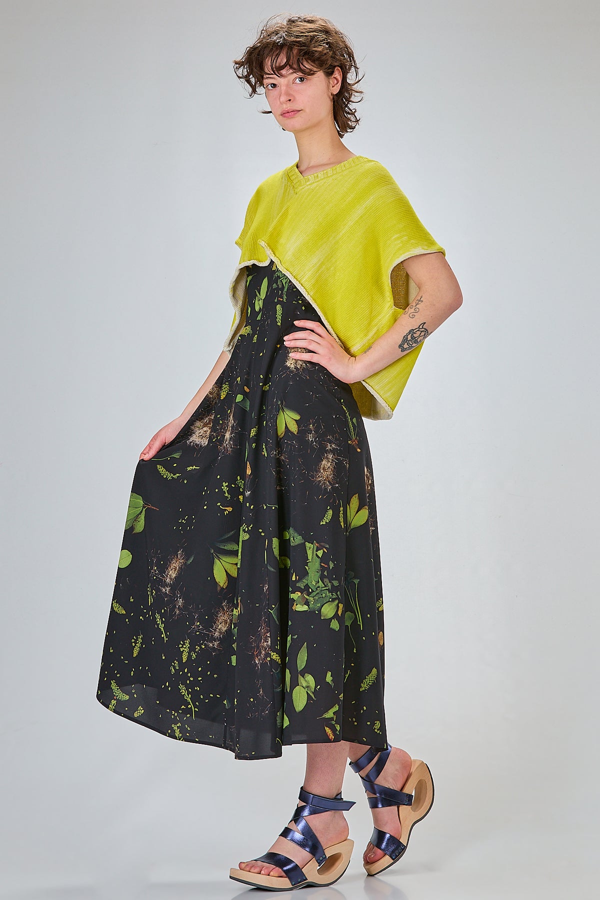 http://localhost:8180/imgBeestore/31816-1 A.jpg