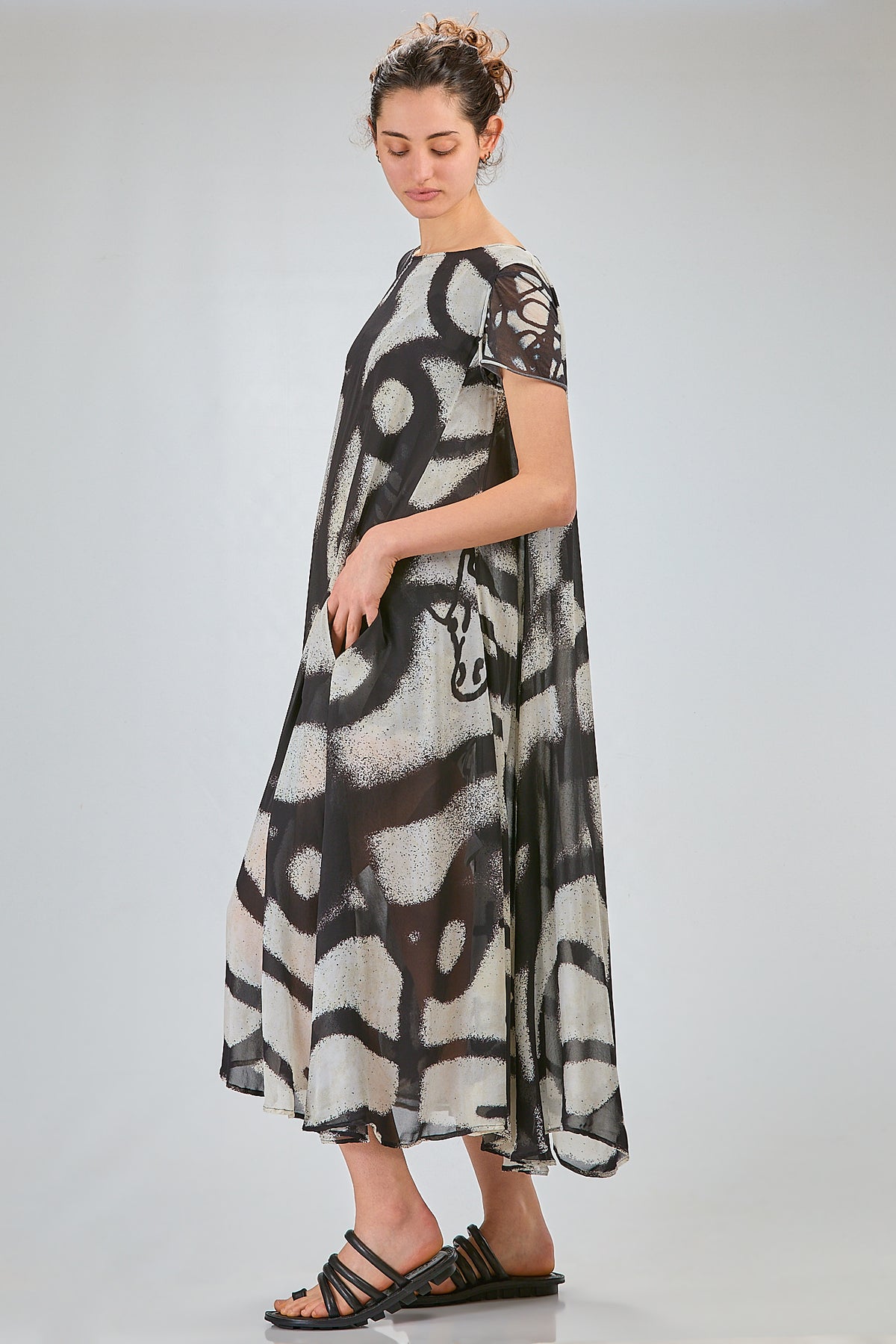 http://localhost:8180/imgBeestore/31794-1 A.jpg