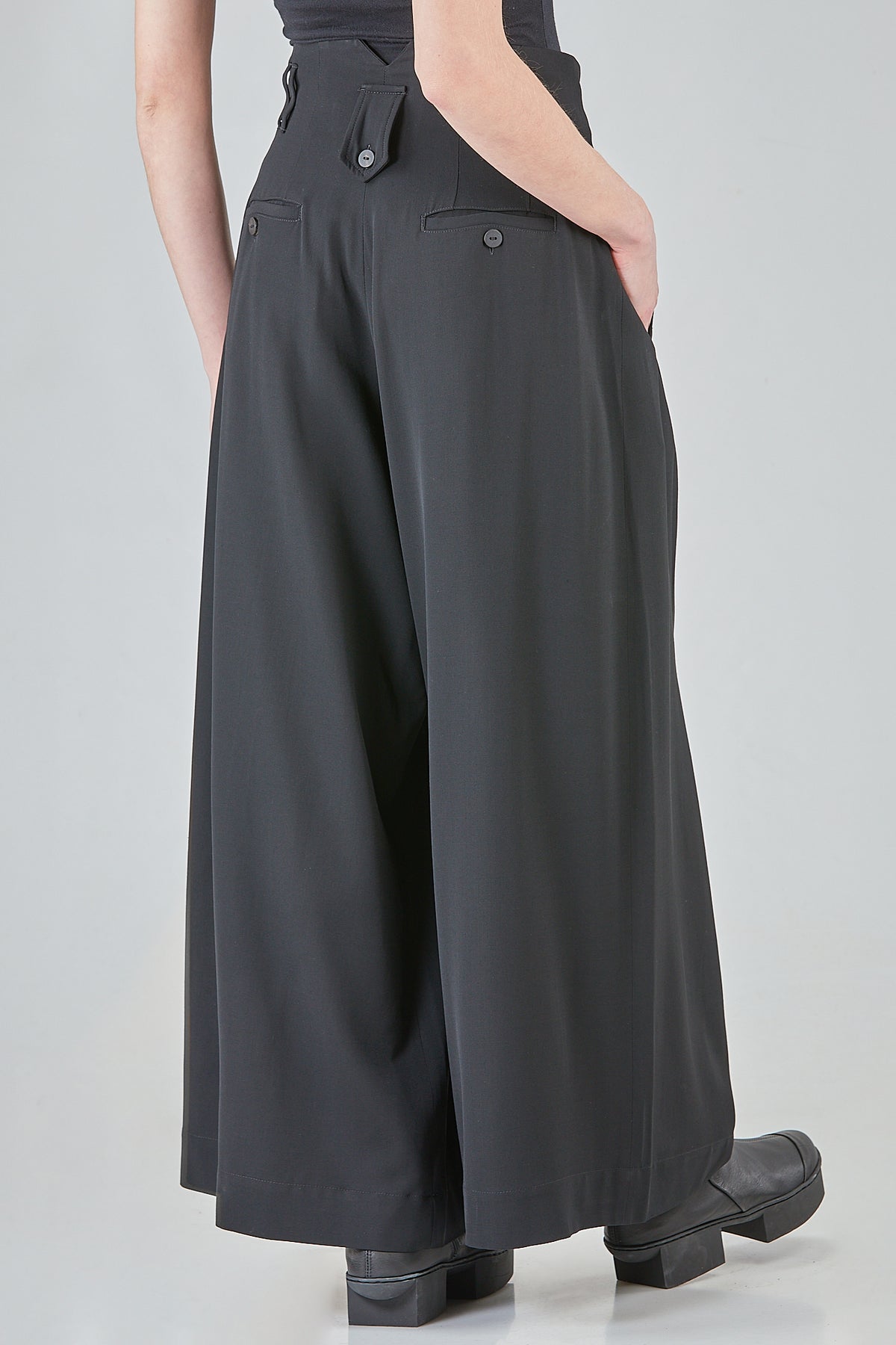 Ivo Milan Radical Fashion - pantaloni - ISABEL BENENATO