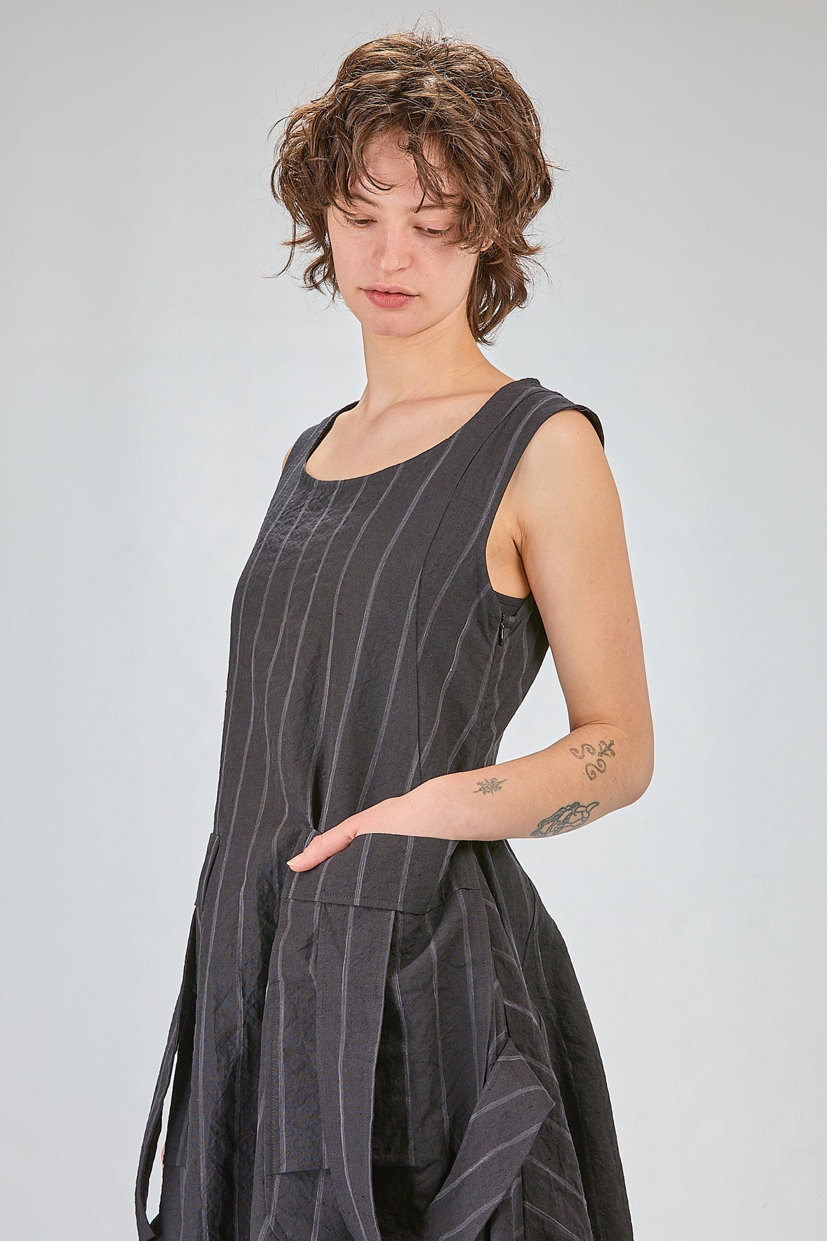 http://localhost:8180/imgBeestore/31783-1 A.jpg