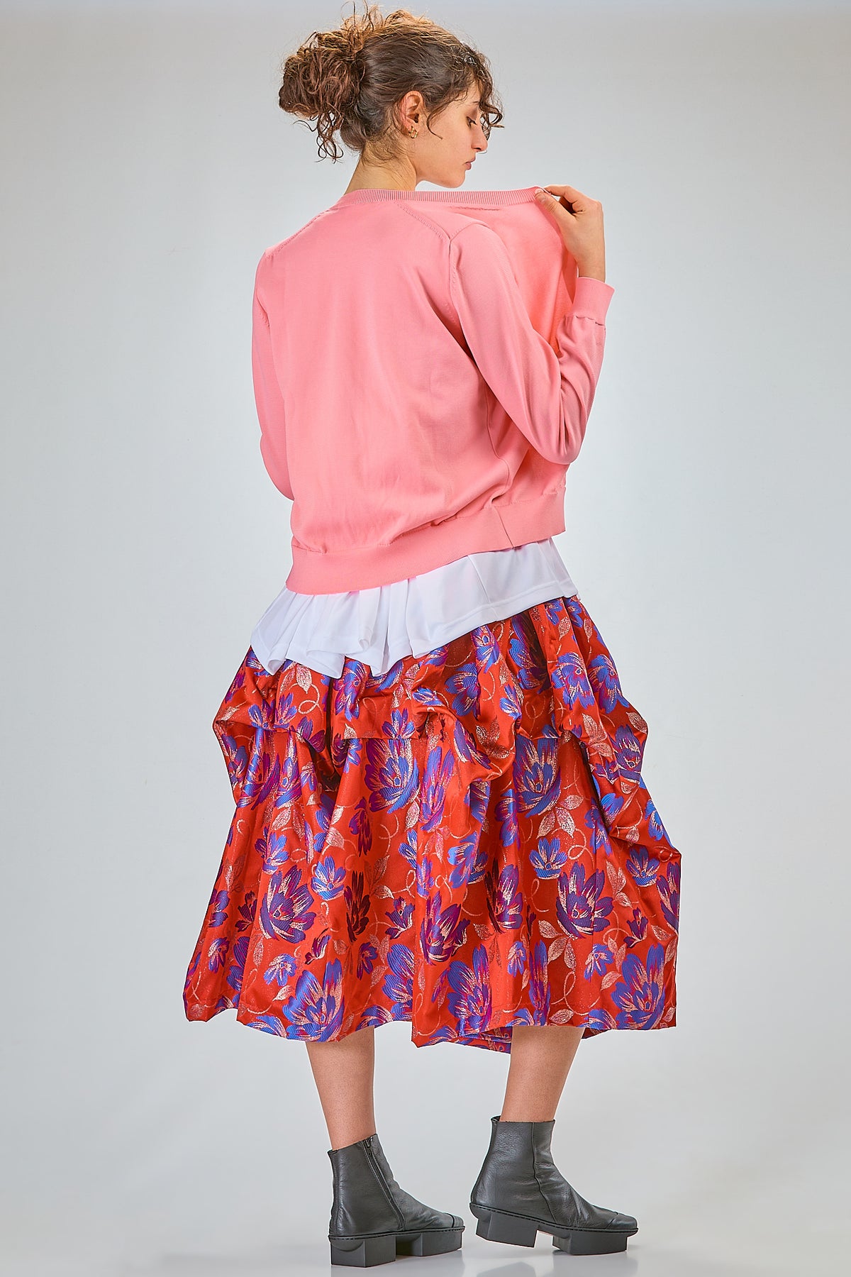 http://localhost:8180/imgBeestore/31734-1 A.jpg