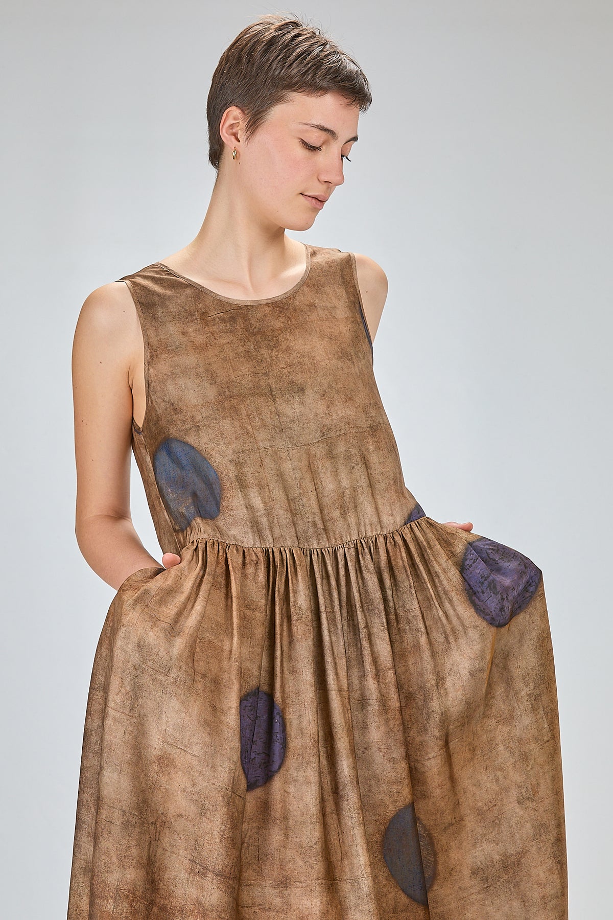 http://localhost:8180/imgBeestore/31838-1 A.jpg