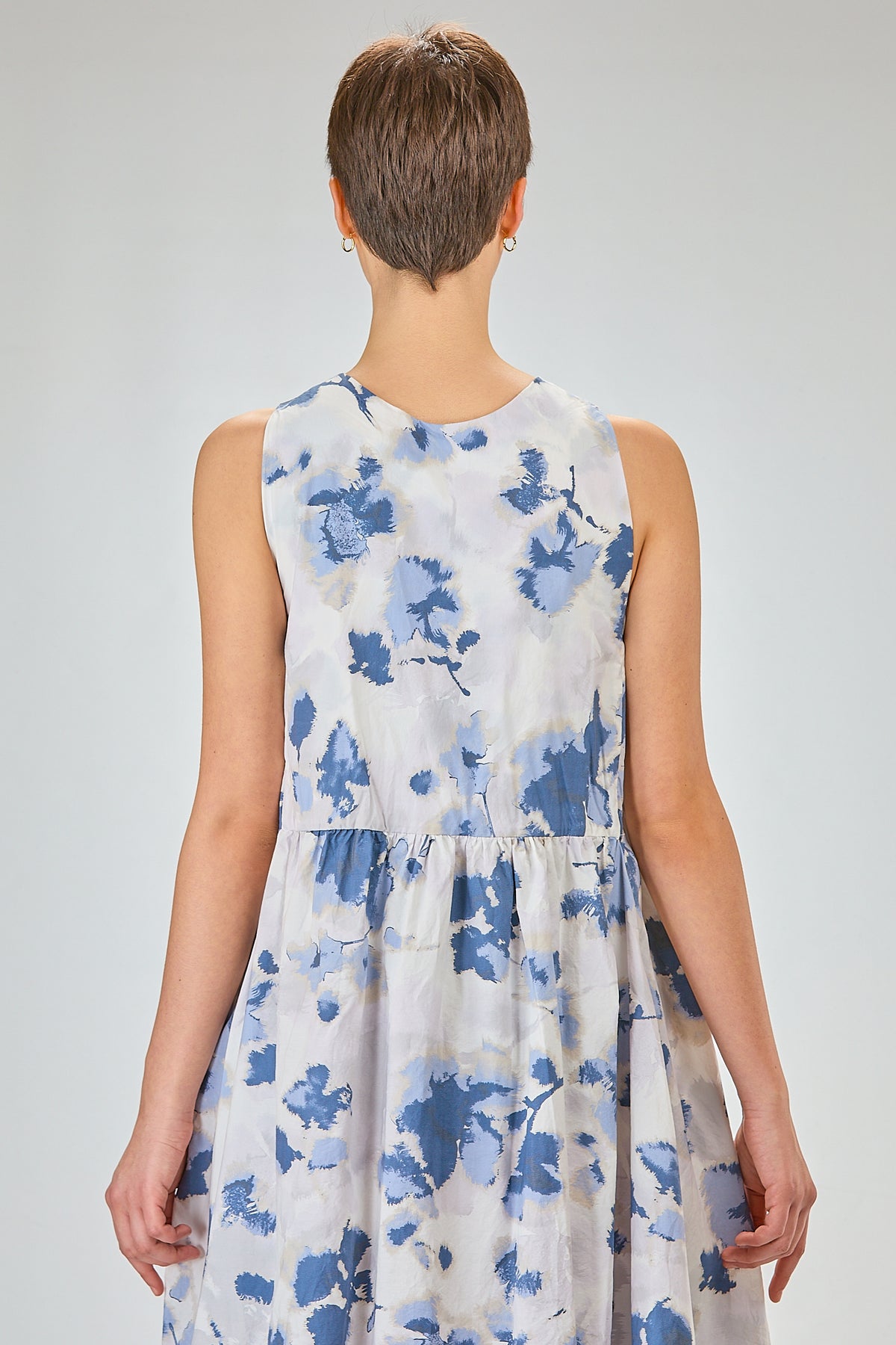 http://localhost:8180/imgBeestore/31634-1 A.jpg