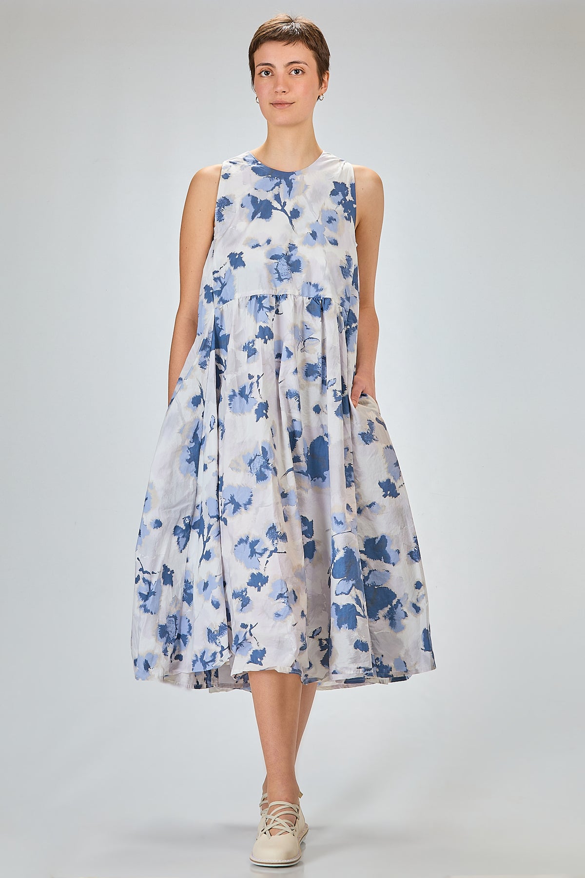 http://localhost:8180/imgBeestore/31634-1 A.jpg