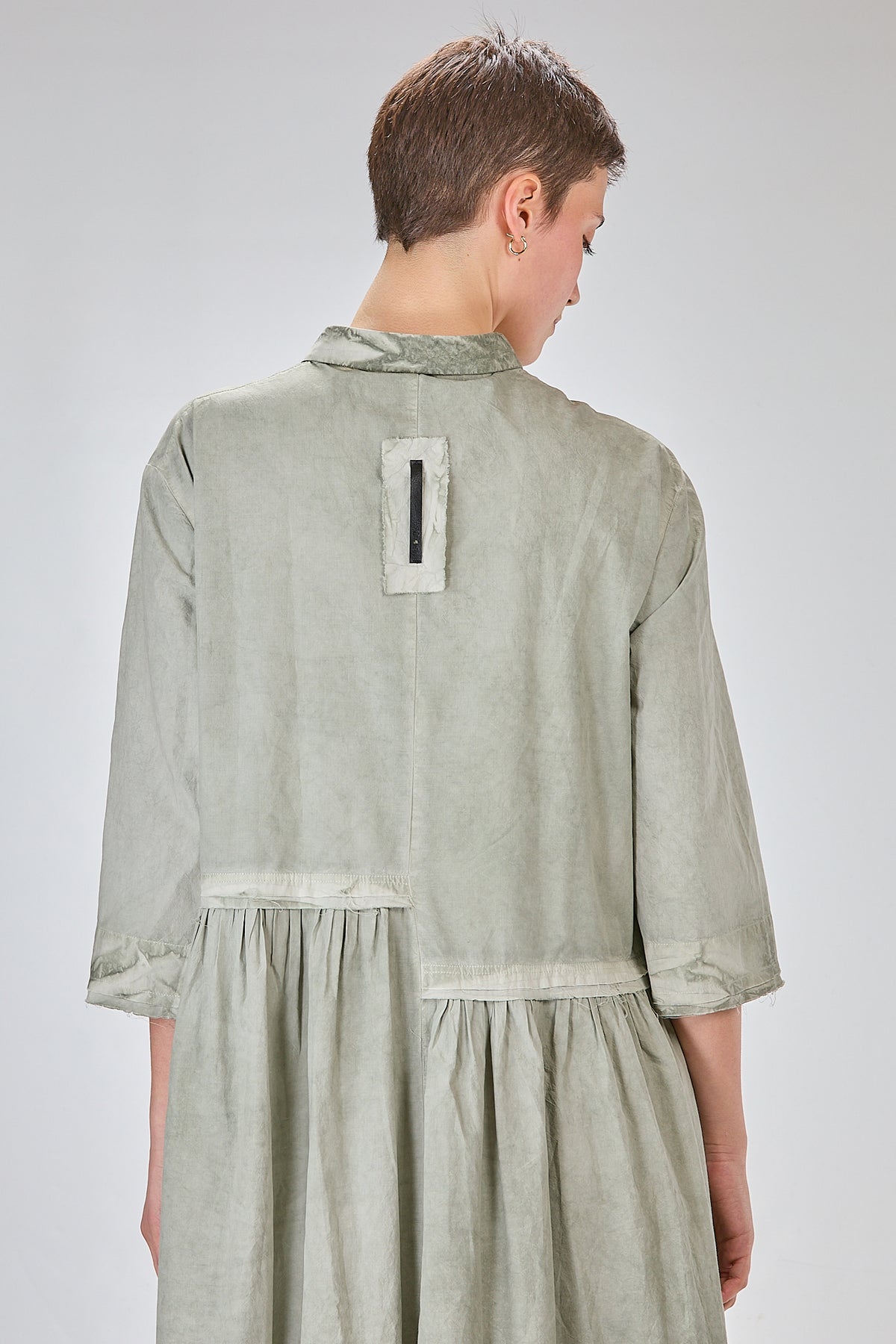 http://localhost:8180/imgBeestore/31817-1 A.jpg
