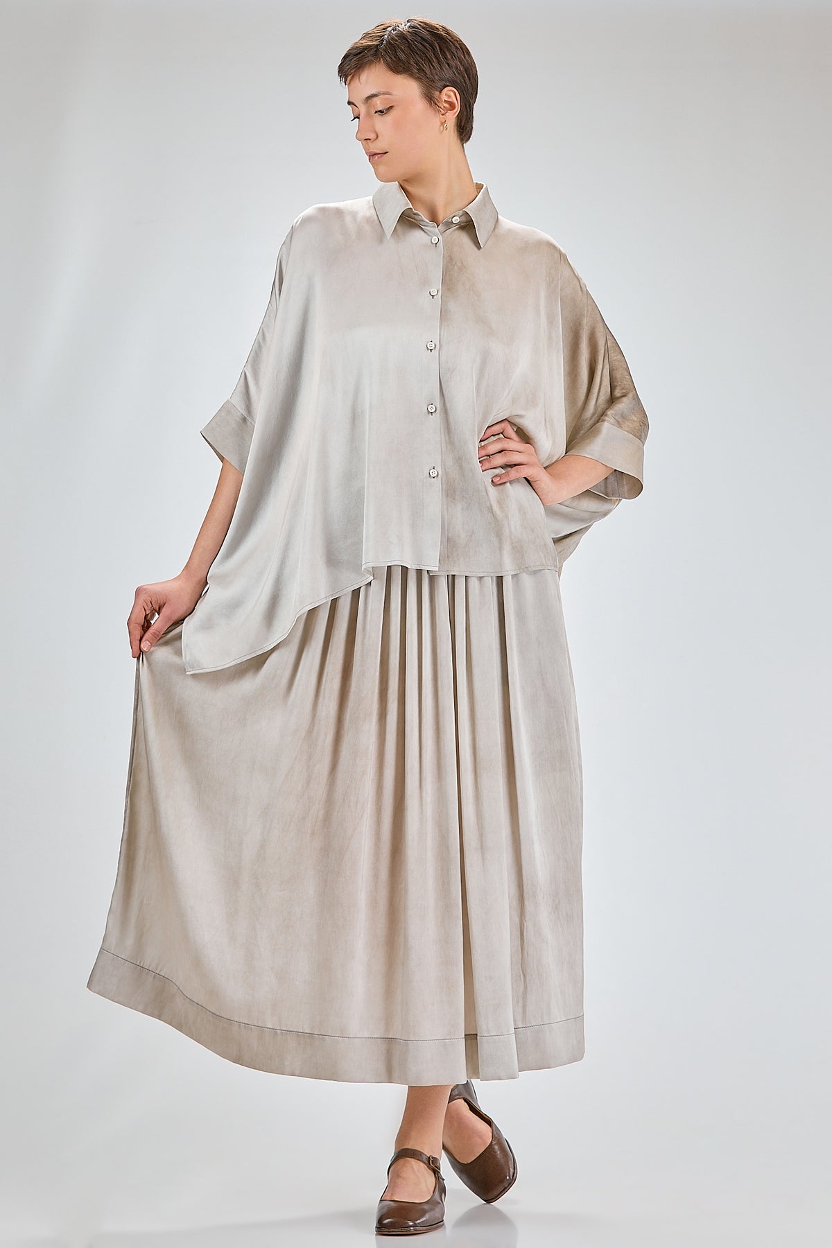 http://localhost:8180/imgBeestore/31841-1 A.jpg