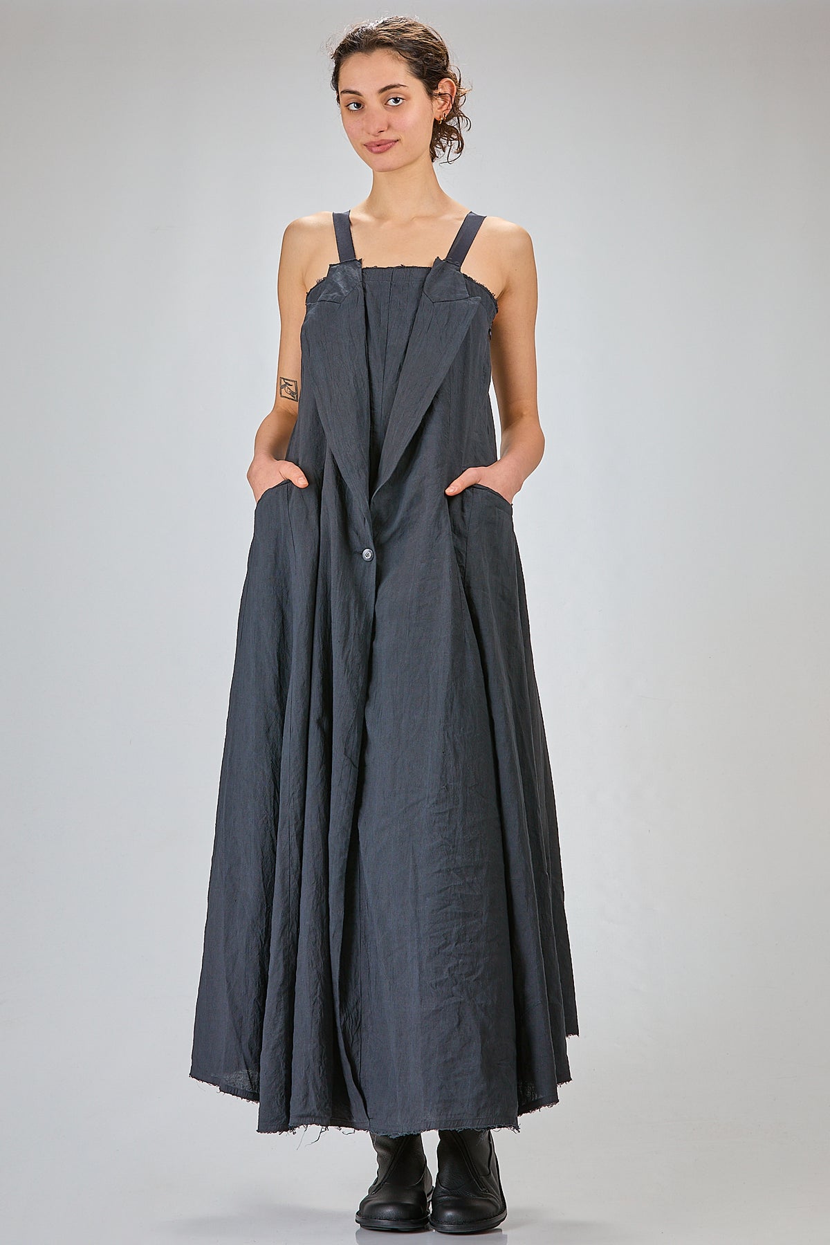 http://localhost:8180/imgBeestore/31749-1 A.jpg
