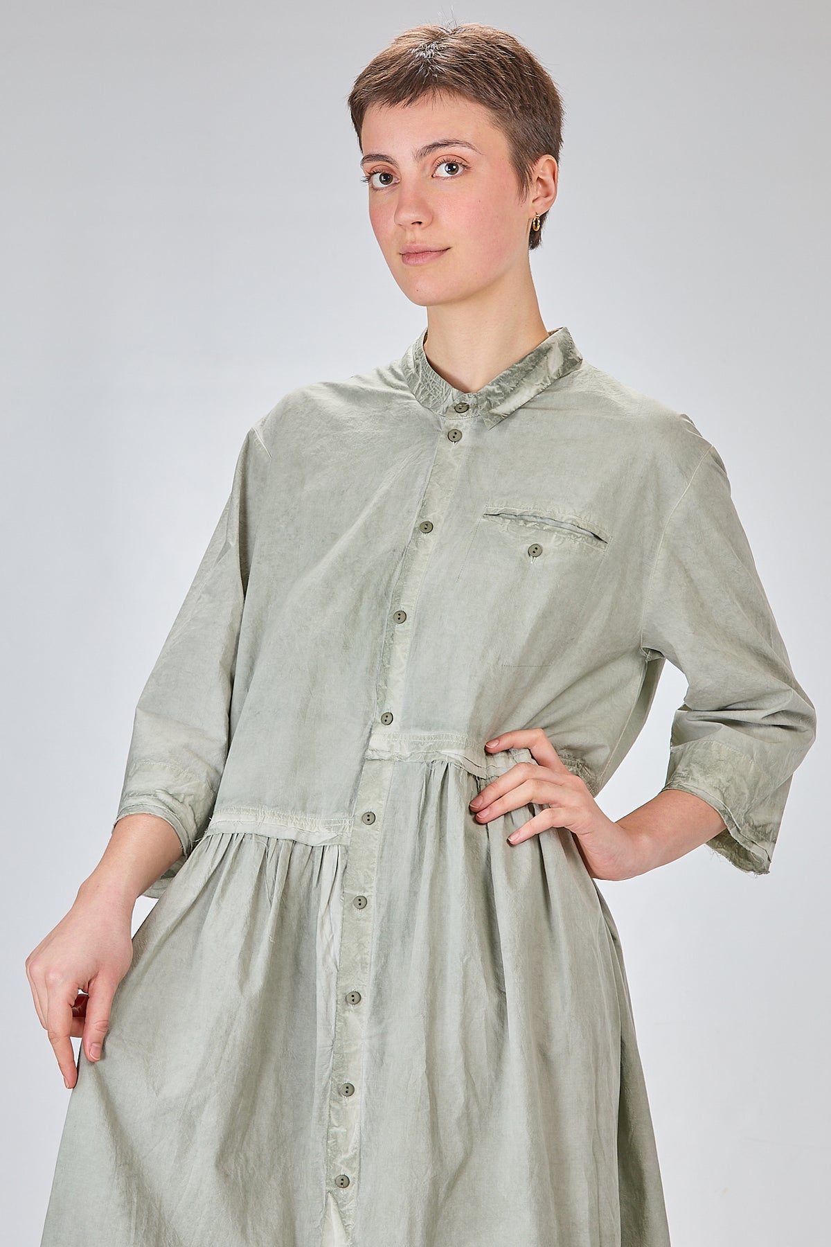 http://localhost:8180/imgBeestore/31817-1 A.jpg