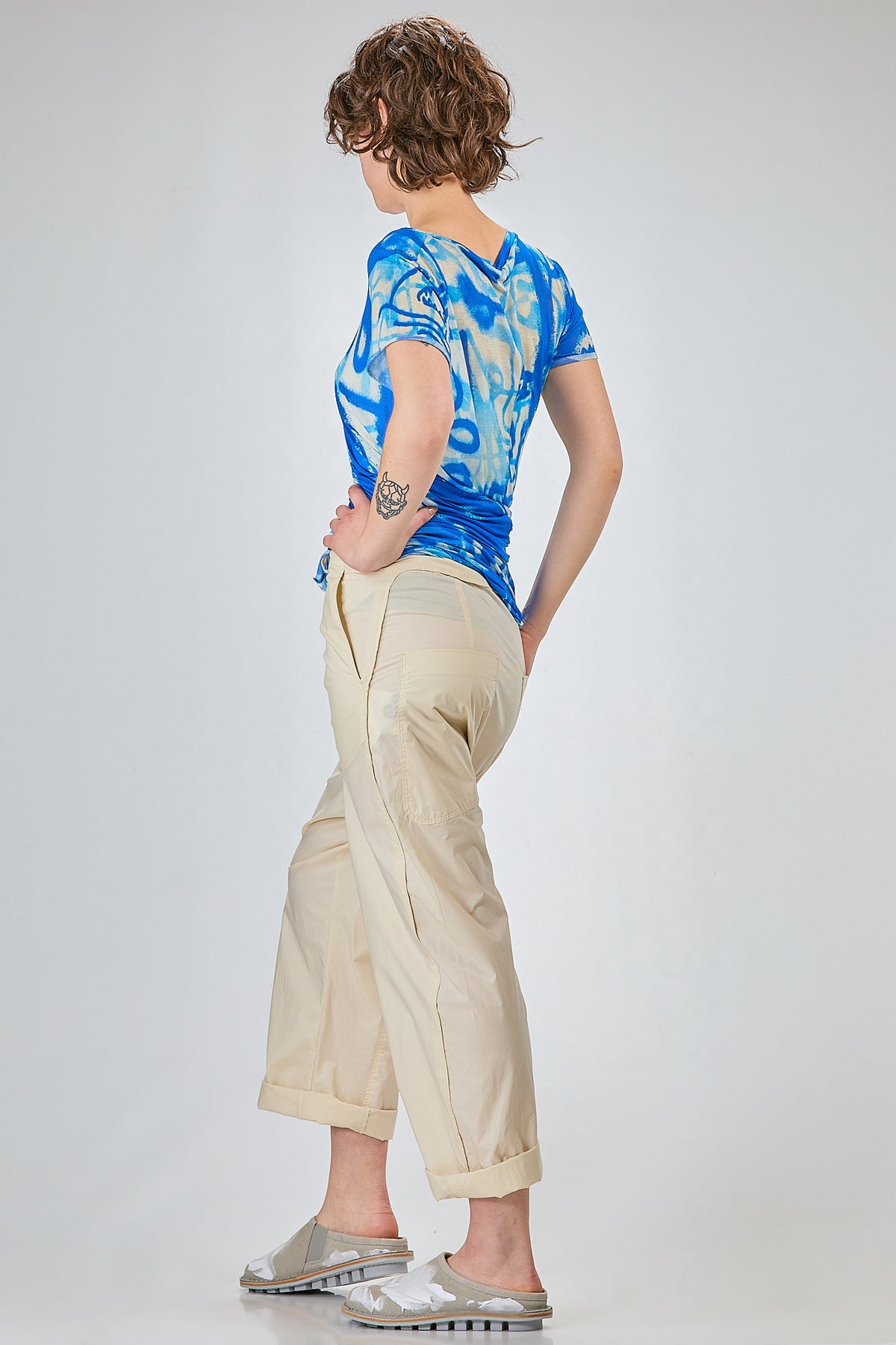 http://localhost:8180/imgBeestore/31793-1 A.jpg