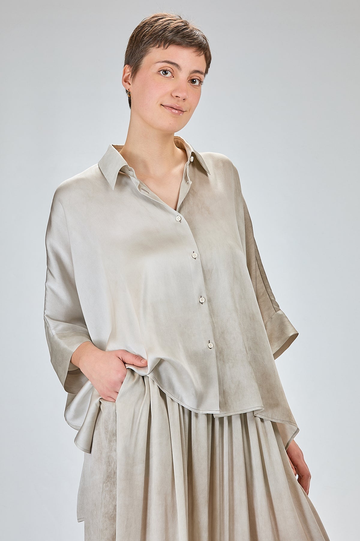 http://localhost:8180/imgBeestore/31841-1 A.jpg