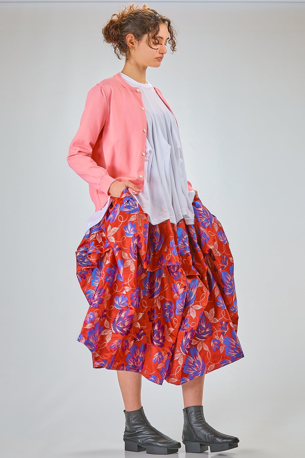 http://localhost:8180/imgBeestore/31734-1 A.jpg