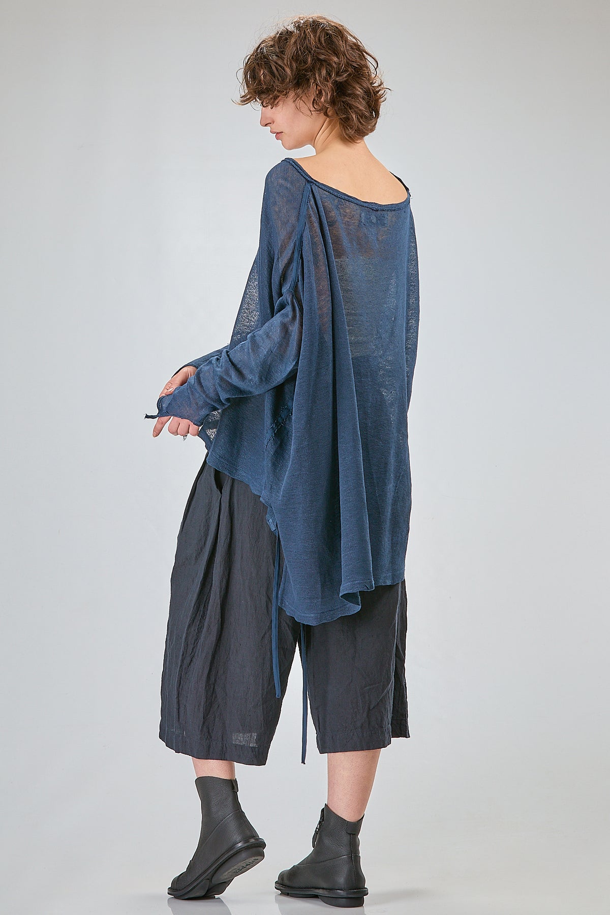 http://localhost:8180/imgBeestore/31759-1 A.jpg