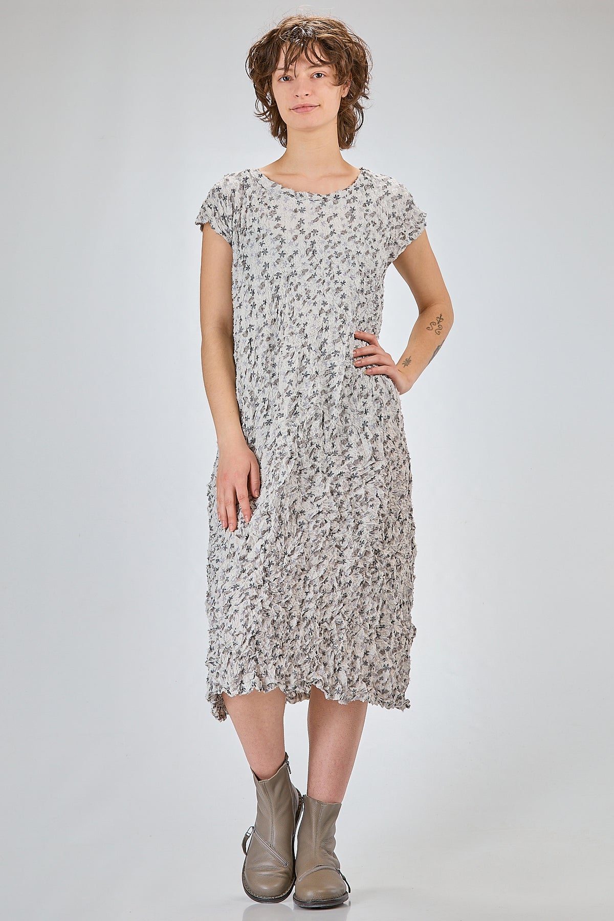 http://localhost:8180/imgBeestore/31822-1 A.jpg