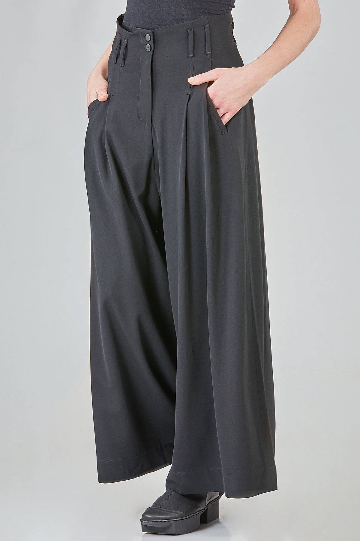 Ivo Milan Radical Fashion - pantaloni - ISABEL BENENATO