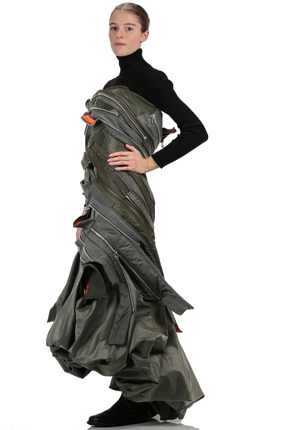 \GESTIONALEimgBeestore29087-1 A IVO MILAN RADICAL FASHION presents JUNYA WATANABE COMME DES GARCONS long green hunting dress made with nylon satin bands joined by zip.jpg