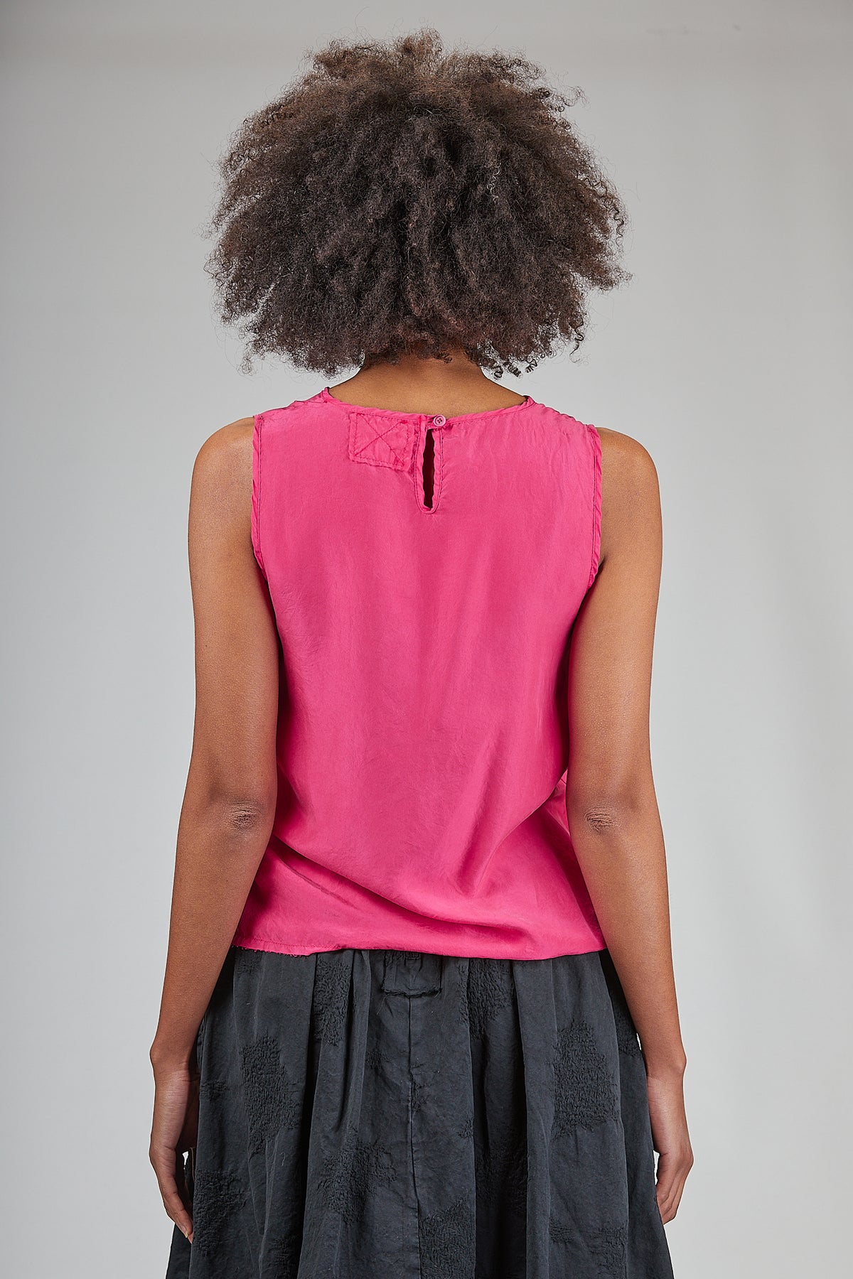 Ivo Milan Radical Fashion - top - AEQUAMENTE