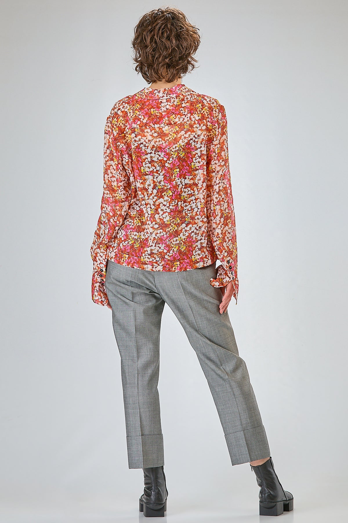 http://localhost:8180/imgBeestore/31718-1 A.jpg