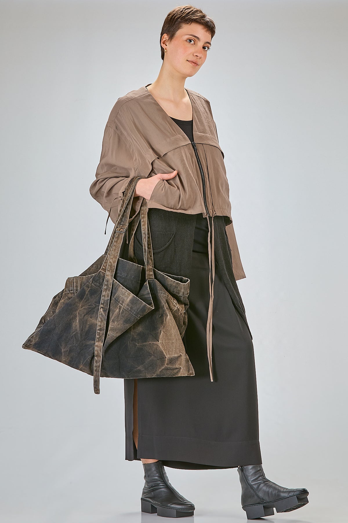 http://localhost:8180/imgBeestore/31585-1 A.jpg